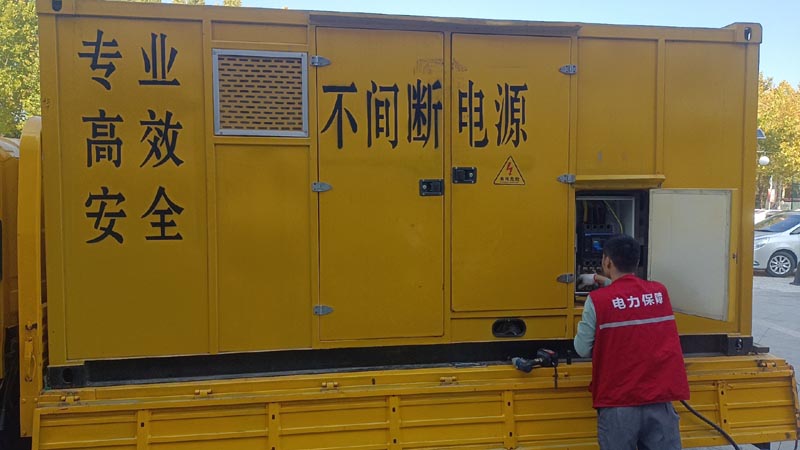 湖北柴油发电机组和UPS电源配合使用时，如何避免切换过程中的电力中断？